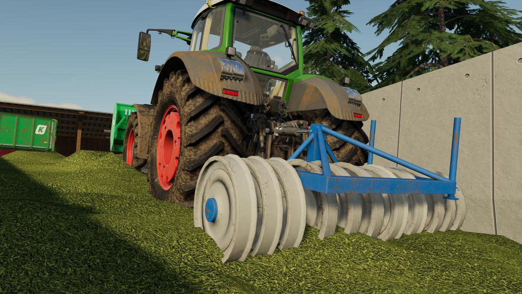 The Olbert Silage Compactor SW 300 is a very good supplement to every silag...